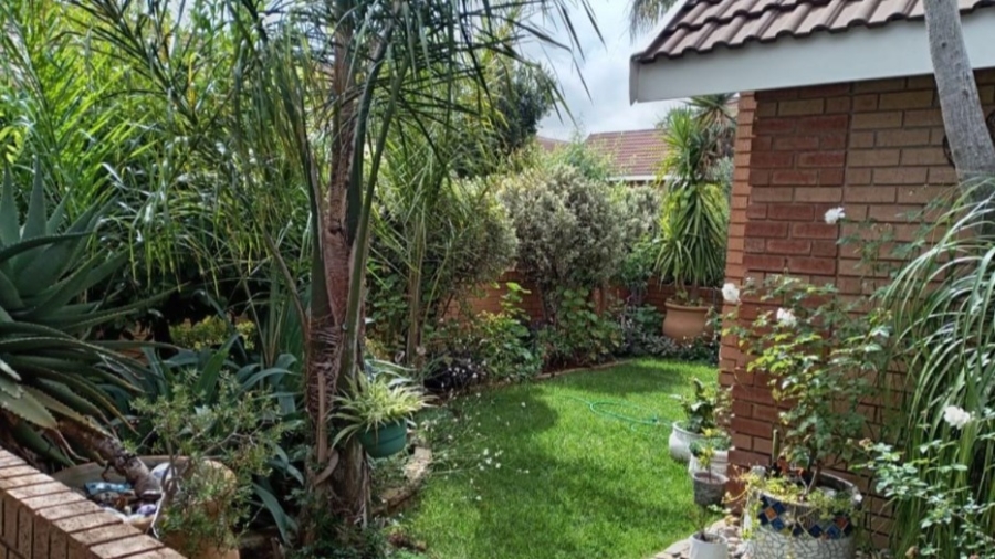 To Let 2 Bedroom Property for Rent in Langenhovenpark Free State